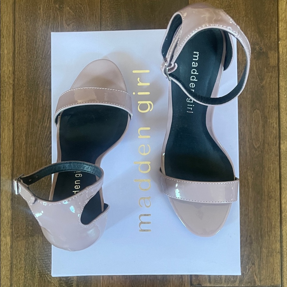 Madden Girl Women's Blush Sandals